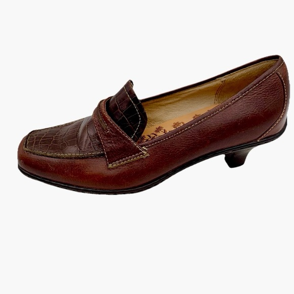 Sofft Brown Heel Dress Shoes Leather Women 8M Croc Embossed Loafer Kitten Work - Picture 1 of 13